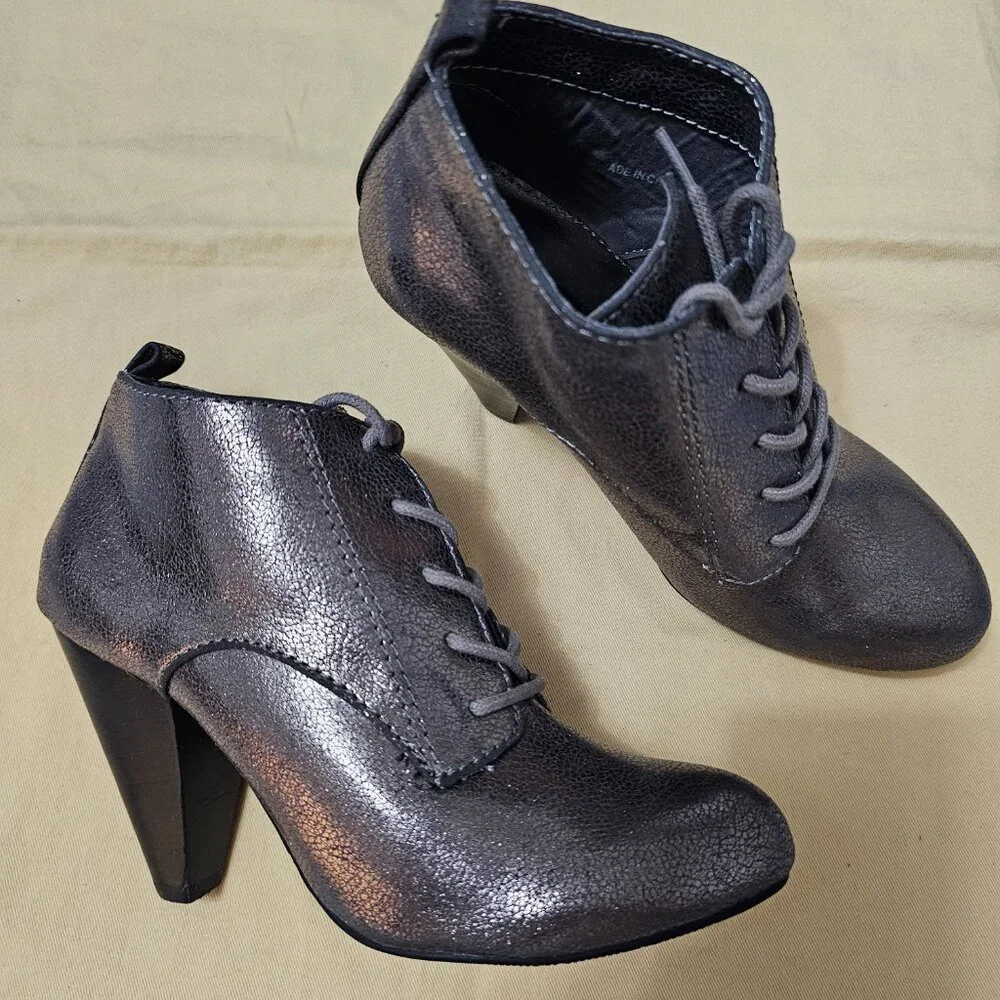 NWT Forever 21 Metallic Pewter Vegan Leather Pointed Toe Stiletto Heel Boots - Picture 6 of 8